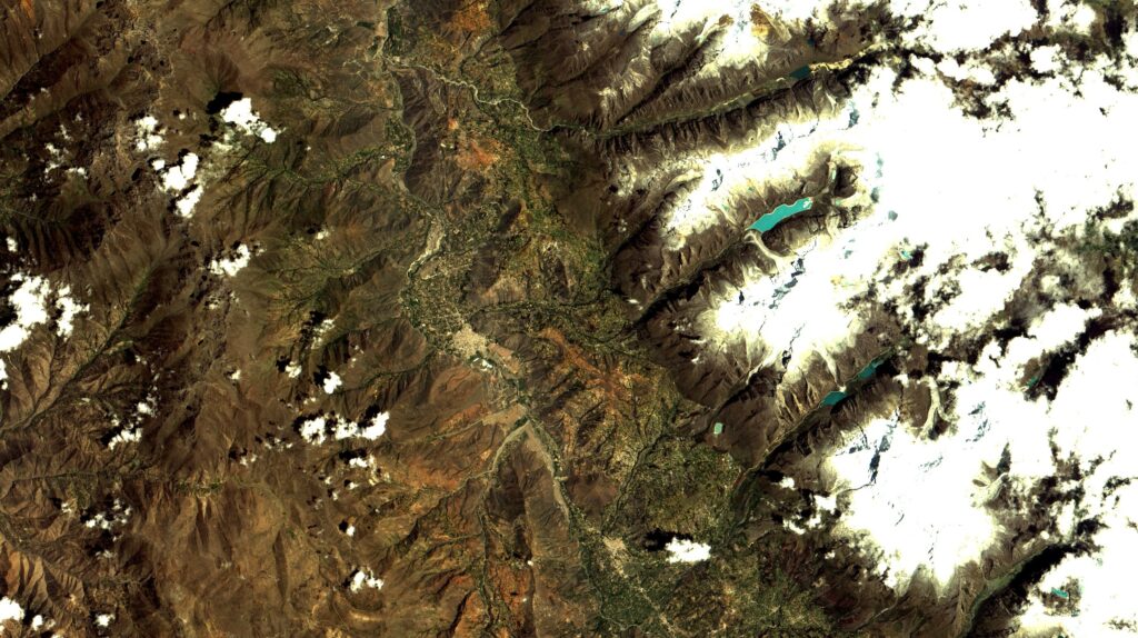 ペルーのコルディエラ・ブランカ山脈、アンデスの雪山