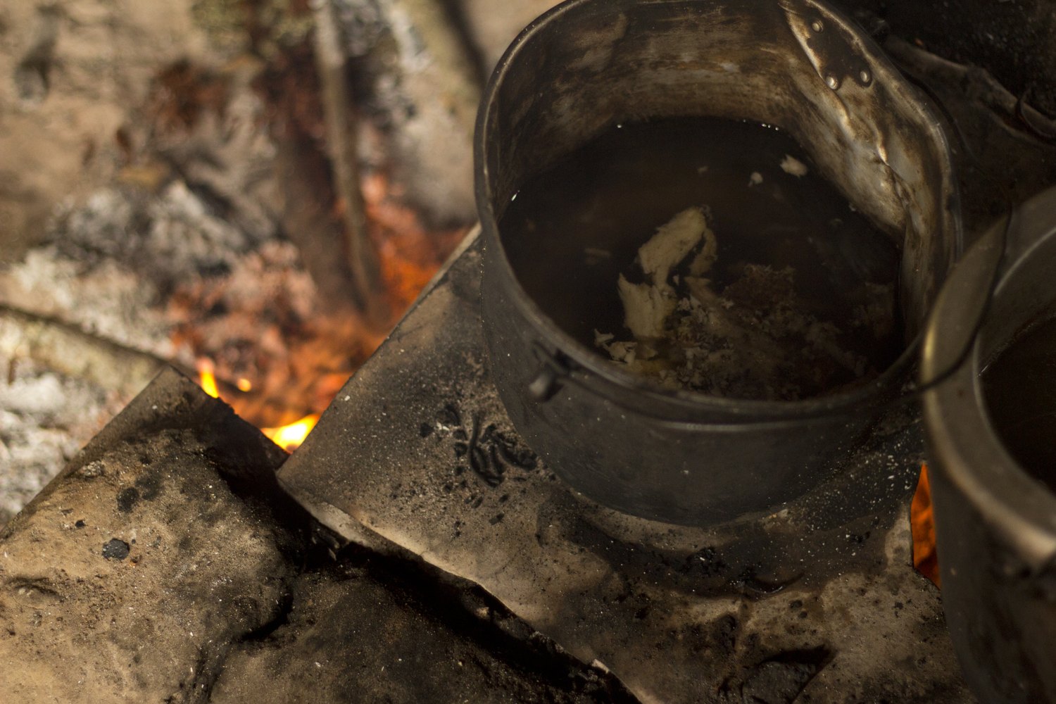 パラグアイのPaí Tavyteráコミュニティの料理写真。グアラニー系先住民族の食文化を示す。